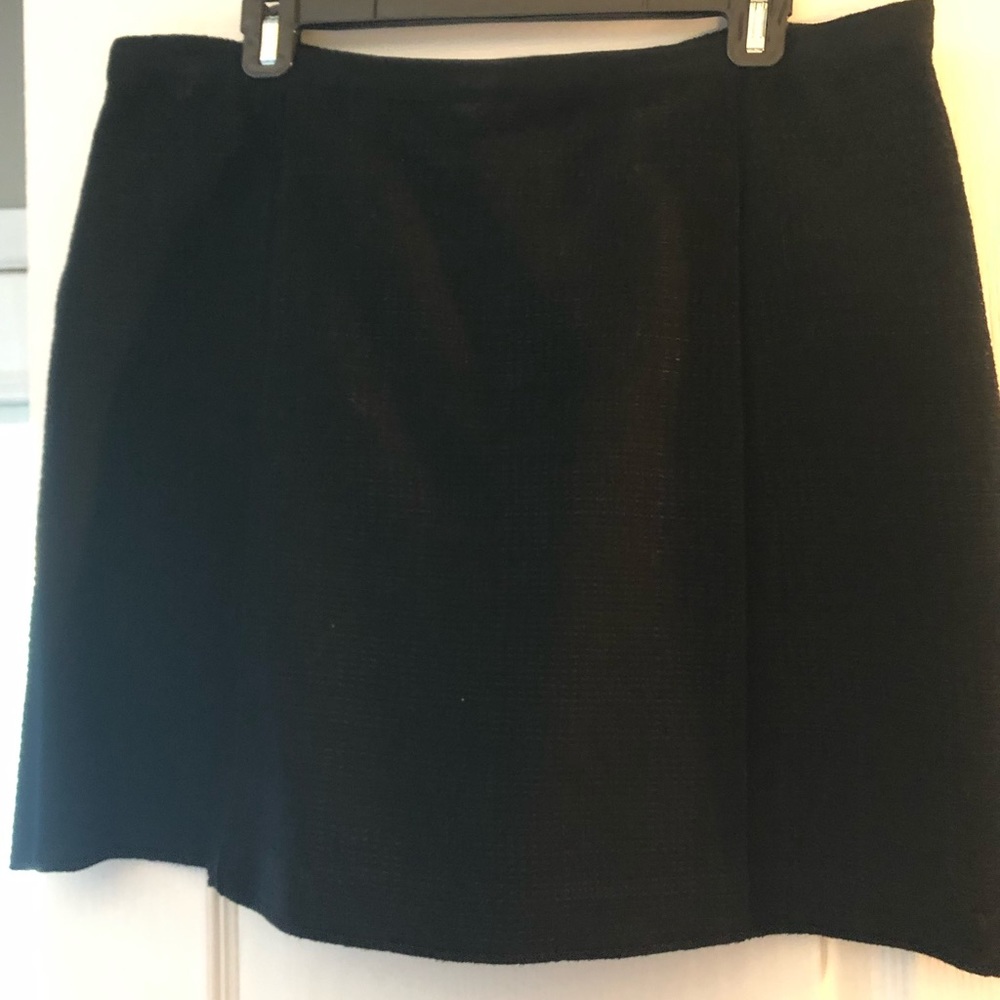Black wool mini skirt by Vince
